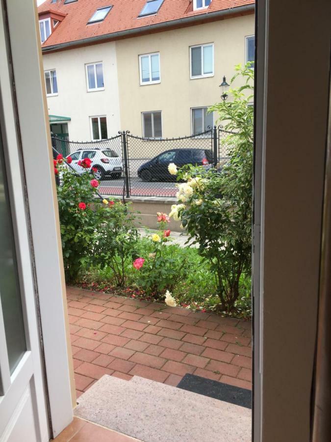 Terrasse Wohnungen Mit Parking In Zentrum 바덴 외부 사진